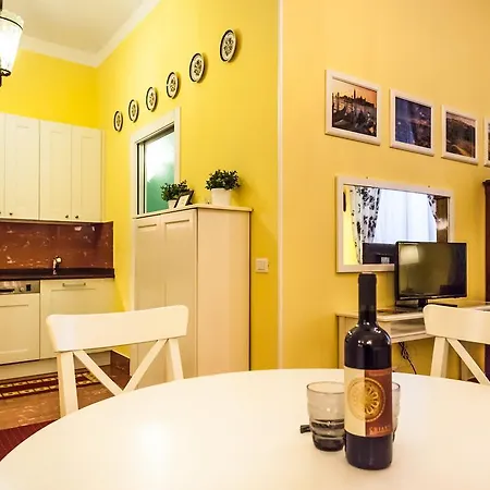 Temporary House - Via Della Moscova Διαμέρισμα